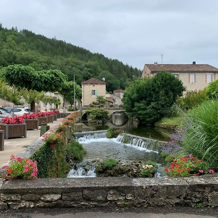 Stylish One Bedroom Apartment In A Lovely Village Saint-Vincent-Rive-d'Olt Exterior photo